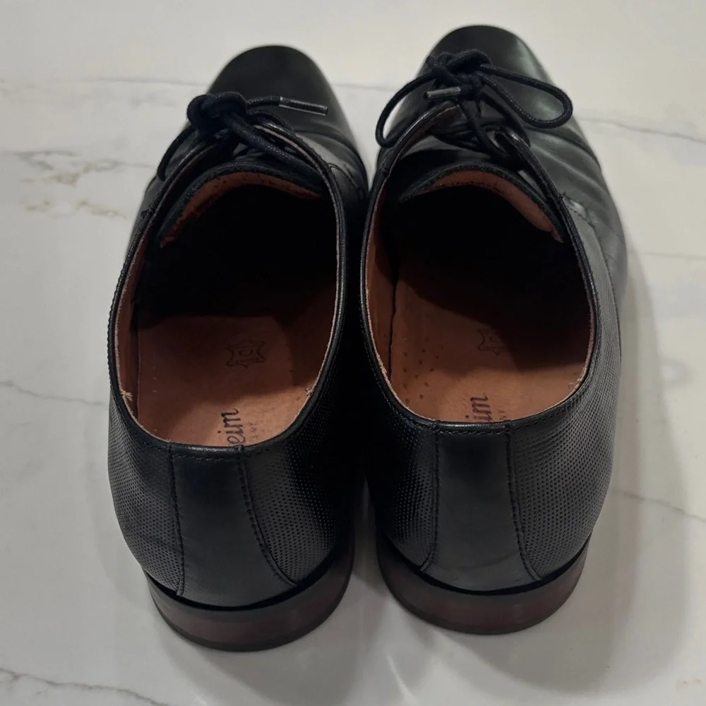 Florsheim Black Leather Cap-Toe Derby with Textured Side Panels